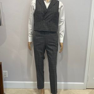 Men's Phineas Cole Vest Suit in Size 40-34